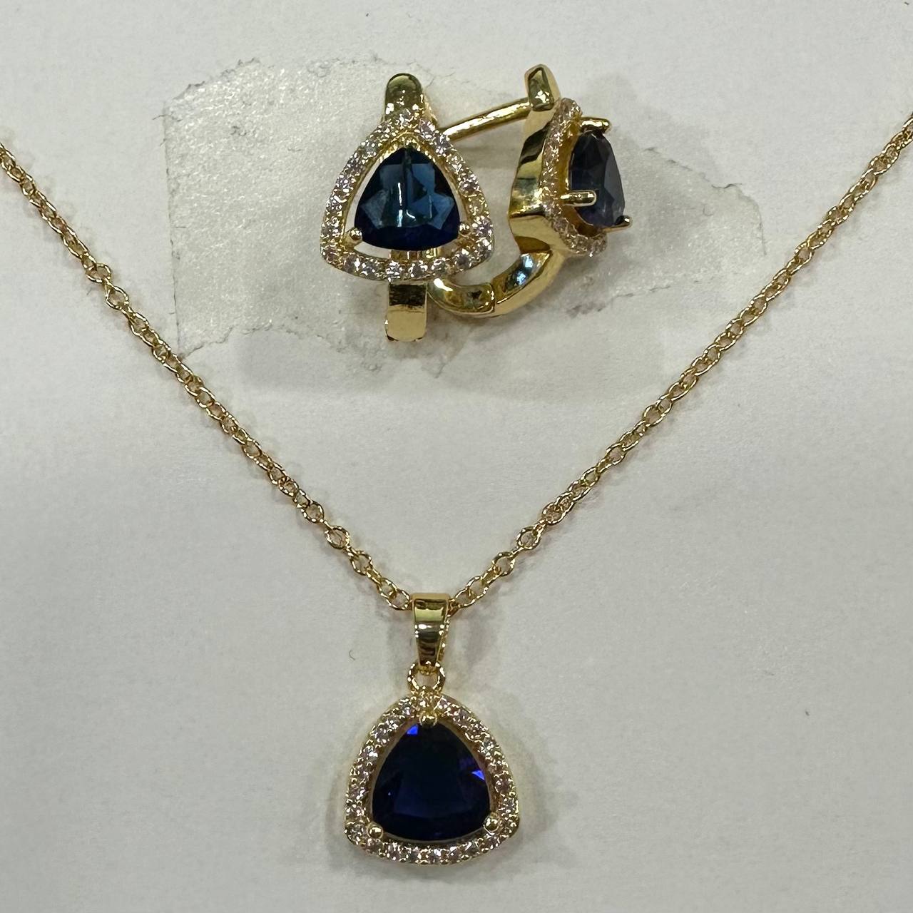 CC02201 to'plami
18K sariq oltin bilan qoplangan mis kristalli