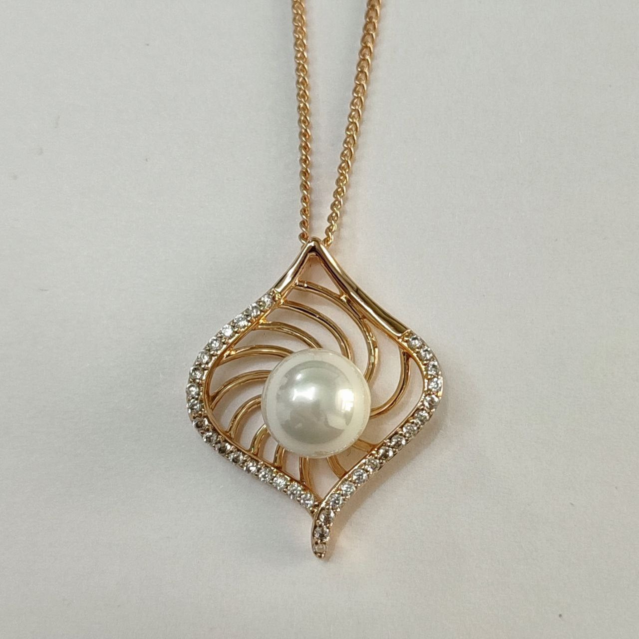 CC00817 Necklace 18K Gold Plated Copper Cubic Zirconia and Simulated Pearls