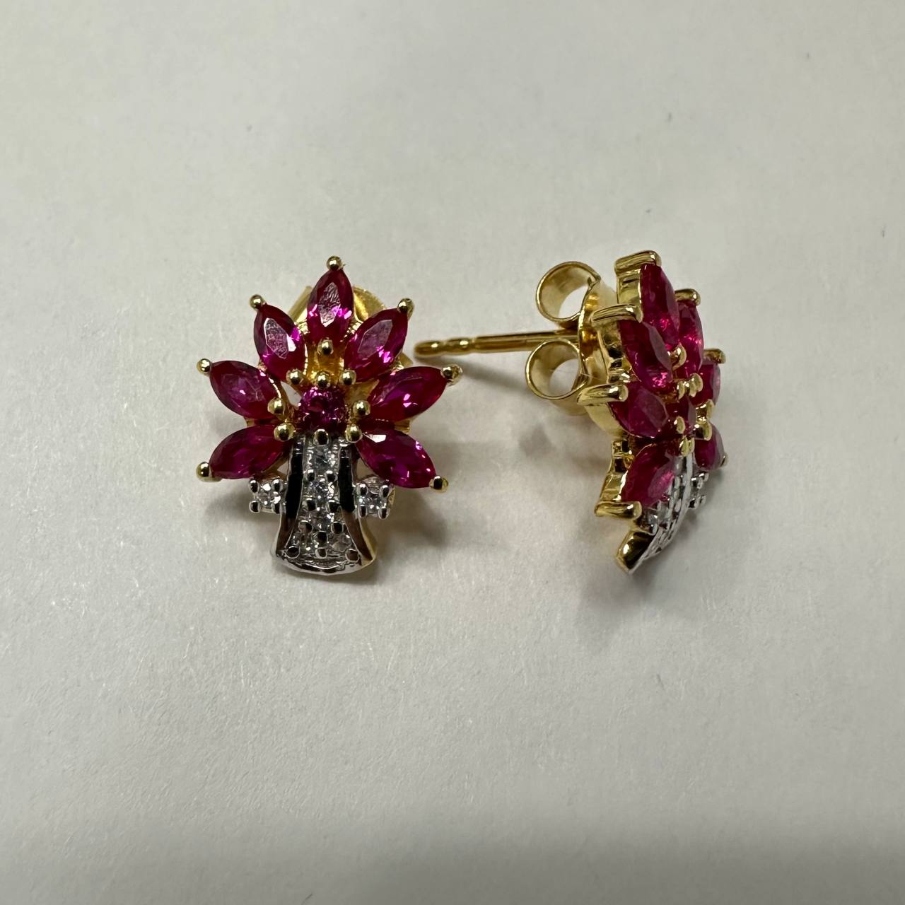 SZ16295 Chiziqli sirgʻalar Kumush 925 ruby Linde Fianite (oltin bilan qoplangan)