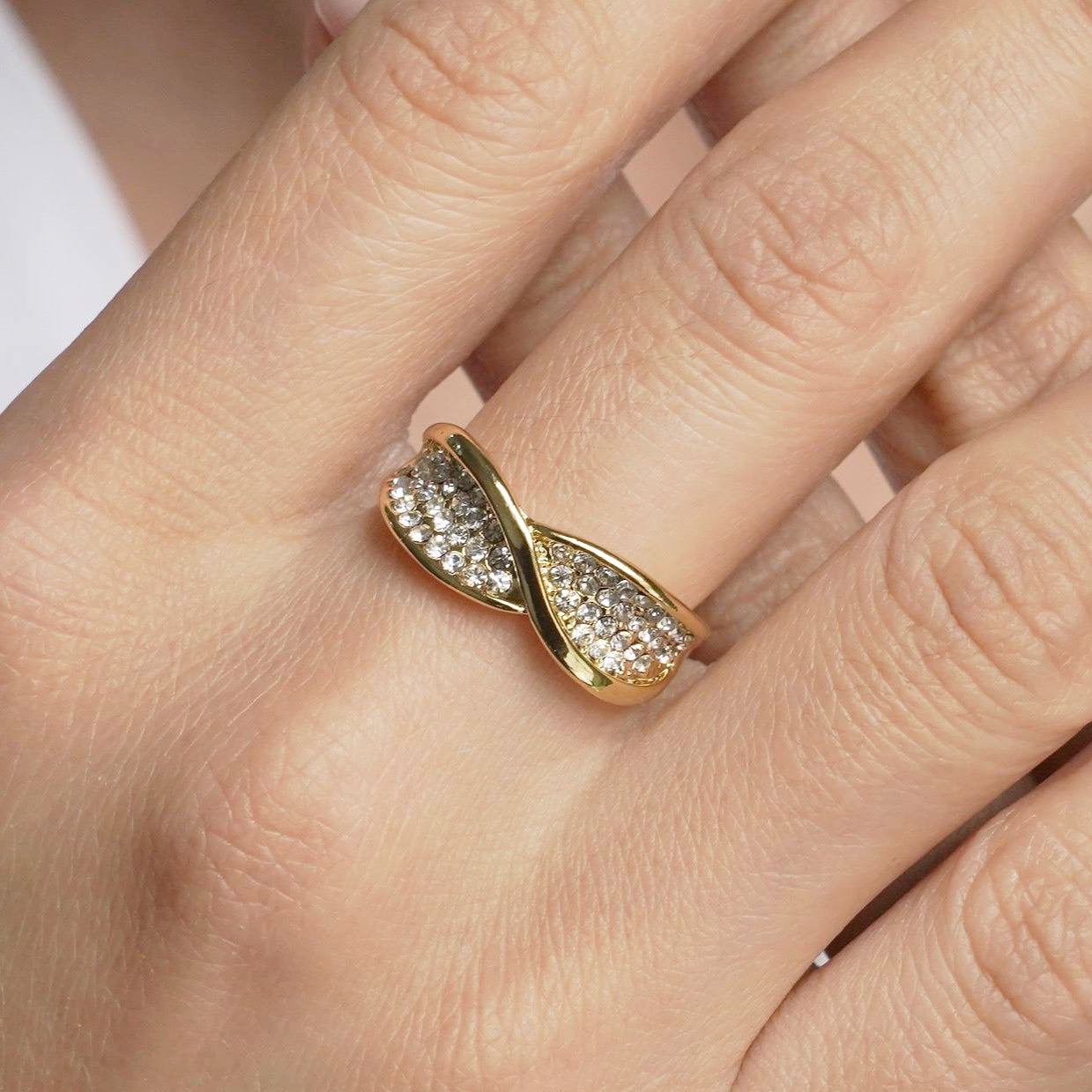 CC01867 Ring Yellow Gold Plated Alloy Crystal