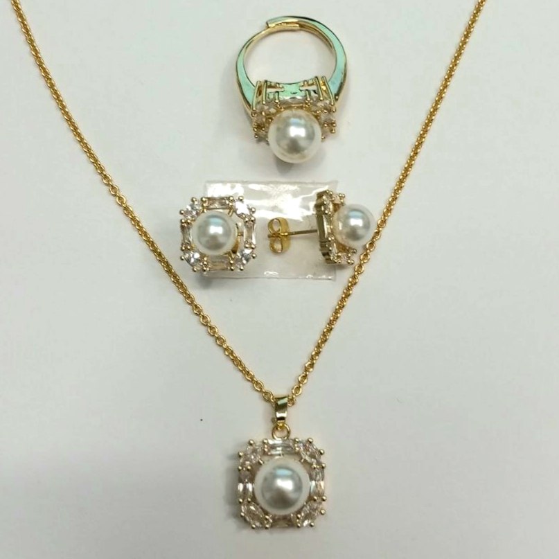 CC02064 Set 14K Gold Plated Copper Cubic Zirconia and Imitation Pearl