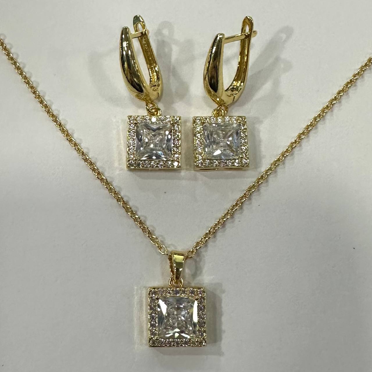 CC02243 Set 18K Yellow Gold Plated Copper Crystal