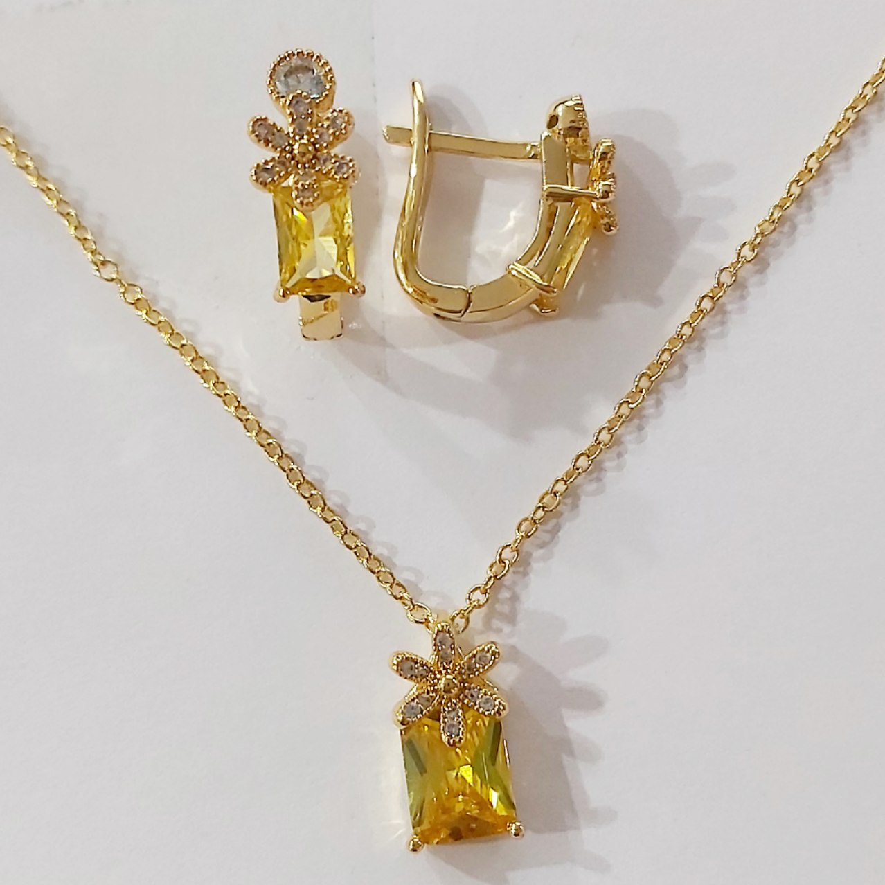 CC02188 Kit

18K Yellow Gold Plated Copper Crystal