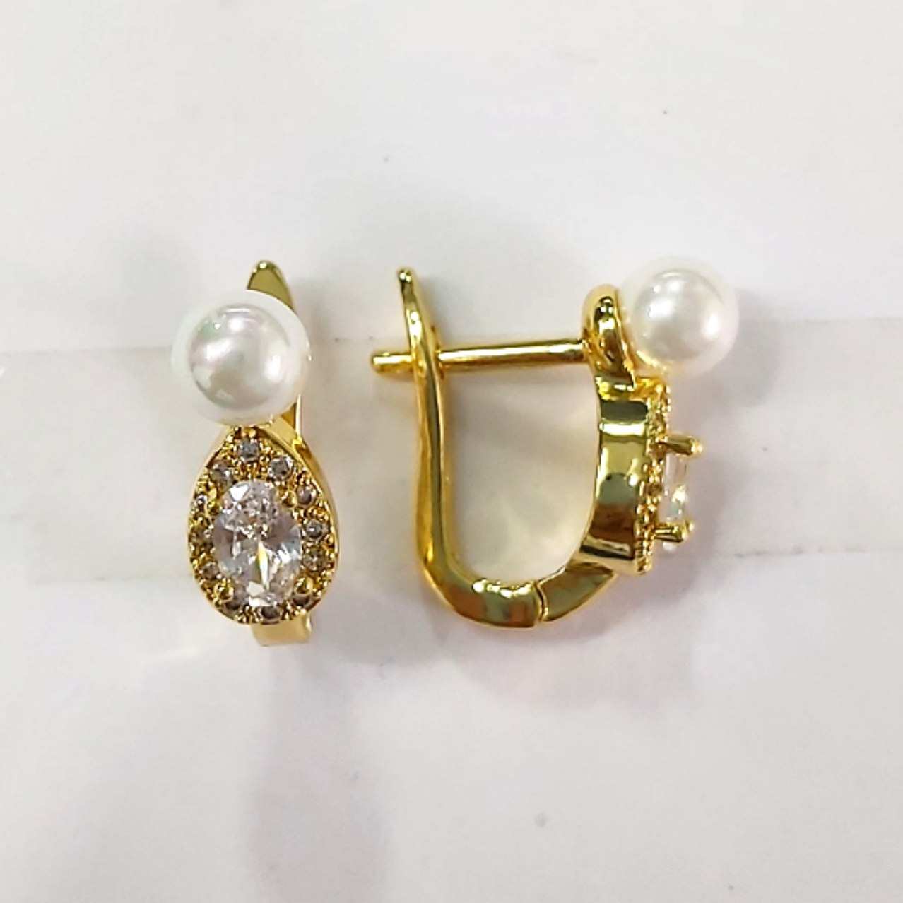 CC02054 Earrings 18K Yellow Gold Plated Copper Cubic Zirconia and Simulated Pearl