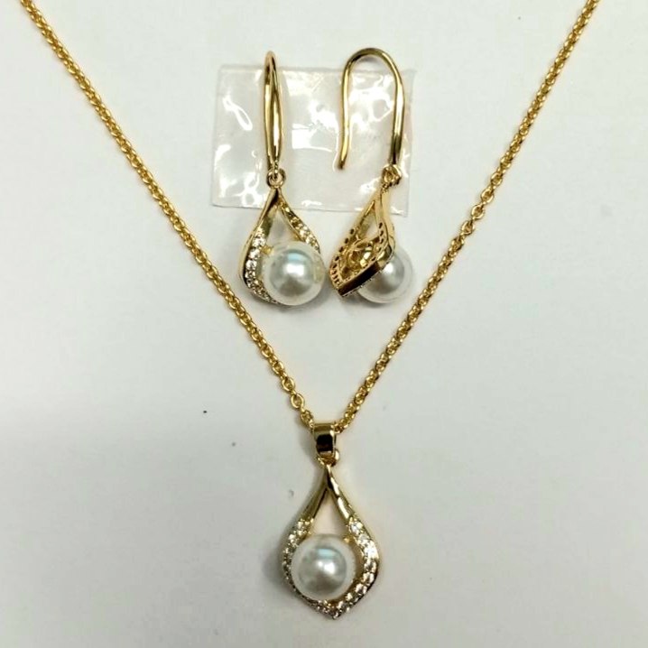 CC02062 Set 14K Gold Plated Cubic Zirconia Copper and Imitation Pearl