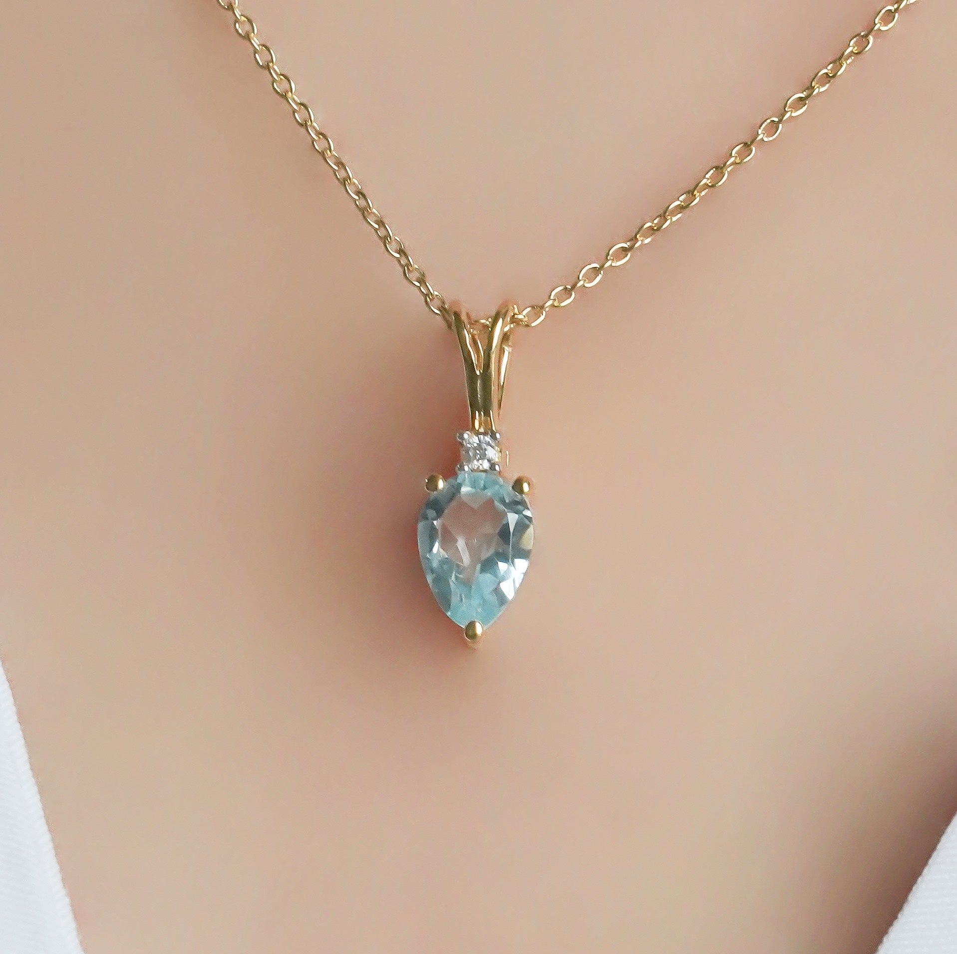 SZ16862 Necklace Sterling Silver 925 Sky Blue Topaz Fianite (Gold Plated)