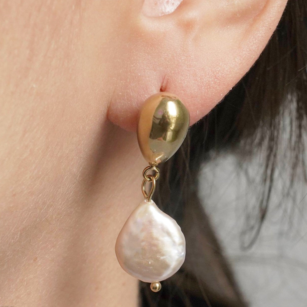 CC02086 Earrings 18K Yellow Gold Plated Copper Simulated Pearl