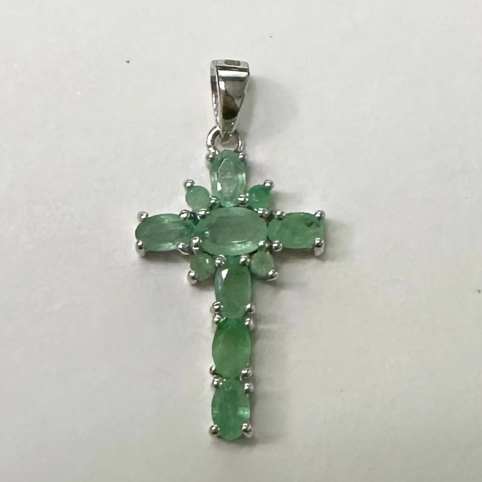 SZ11914 Silver 925 Brazilian Emerald Pendant