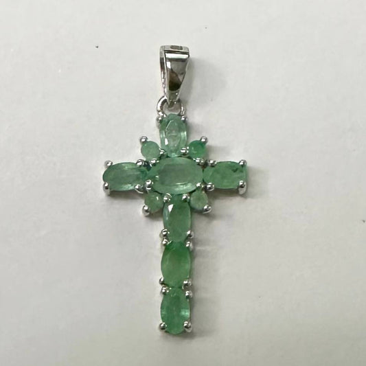 SZ11914 Silver 925 Brazilian Emerald Pendant