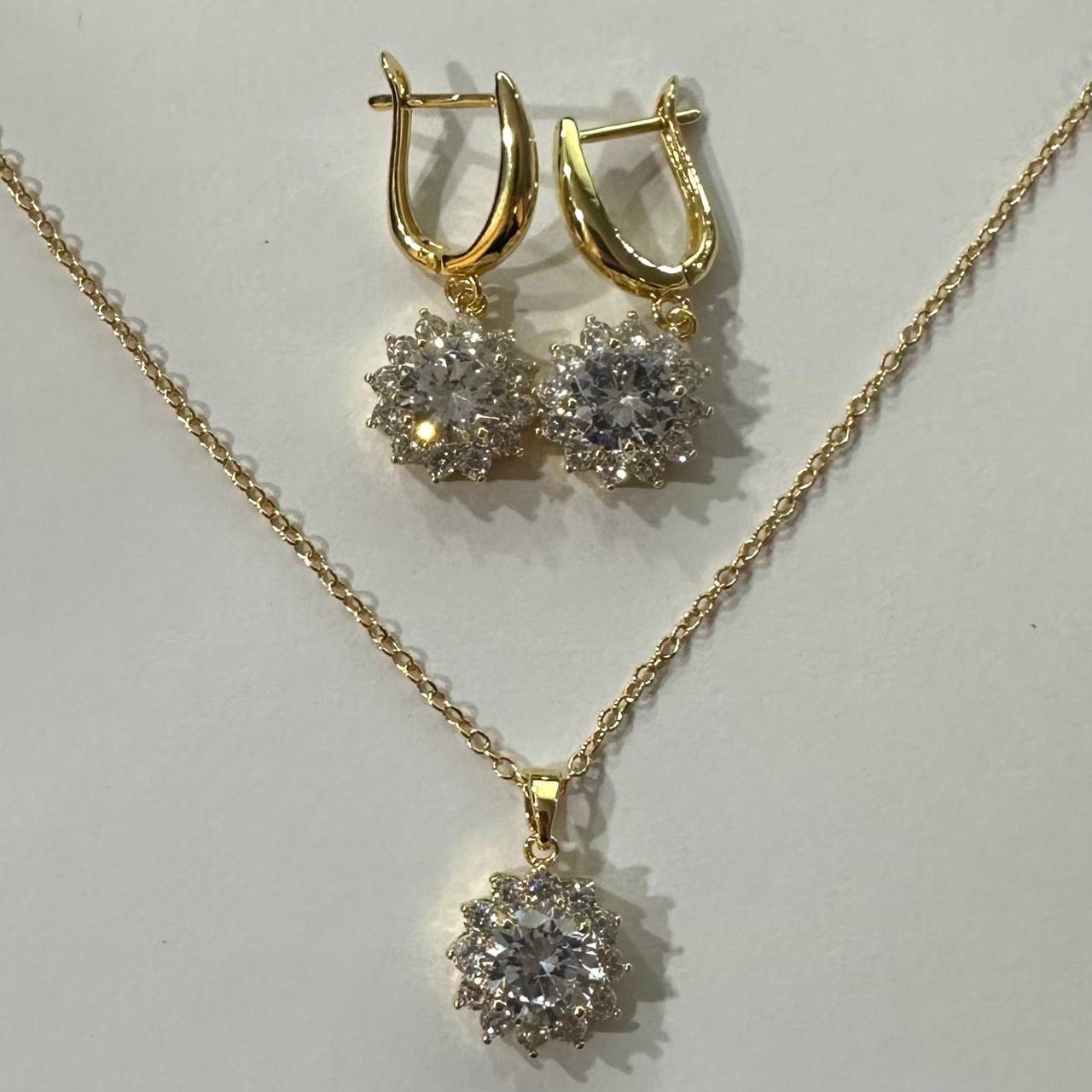 CC02240 Set 18K Yellow Gold Plated Copper Crystal